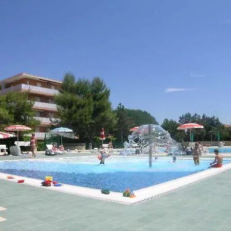 Apartment Enjoy A Lovely Flat With Pool - Beahost
