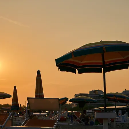 Enjoy A Lovely Flat With Pool - Beahost Apartment Bibione